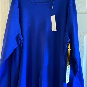 Gorgeous Tahari high/low sweater
